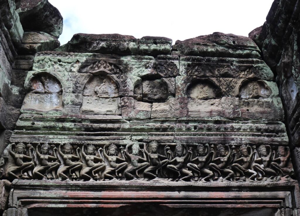 temple angkor cambodge audrey fario photo artistitique bnw apsaras bas relief sculpture